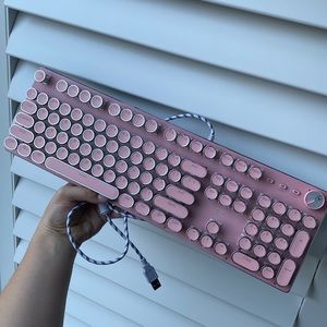 PINK TYPEWRITER STYLE KEYBOARD - WIRED